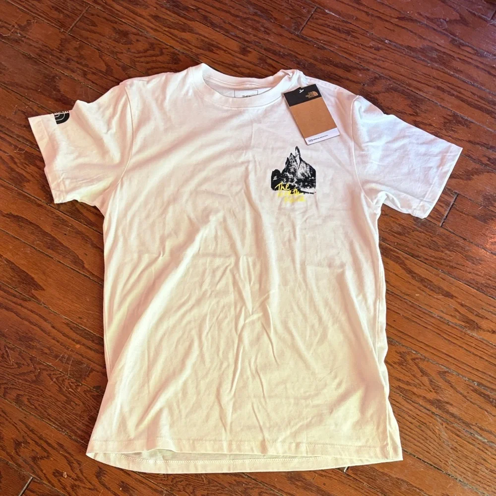 The North Face White Short-Sleeve Tee with Mountain Pocket Graphic